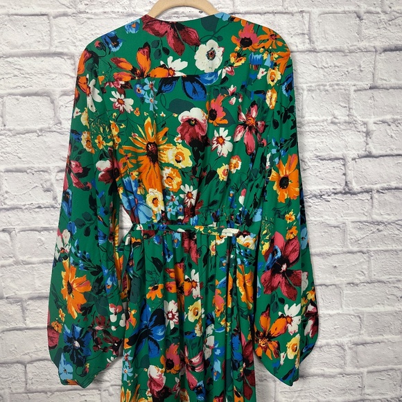 NYC Floral Green Long Sleeve Wrap Dress- Size L - Picture 4 of 11
